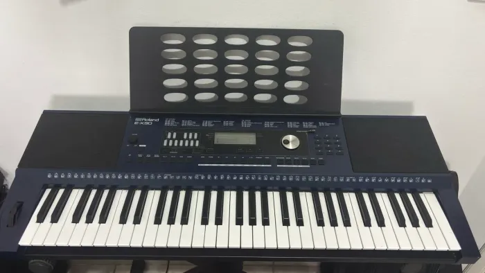 TECLADO ROLAND EX-30 ARRANJADOR 