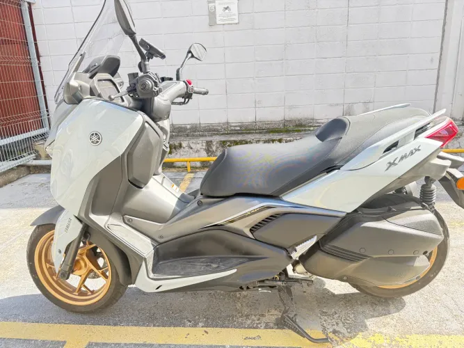 Xmax 300 2026 Novinha com 3000 km