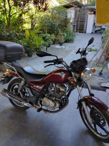 Moto novinha, único dono