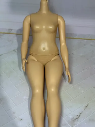 Boneca barbie original curvy corpo asiatica tom