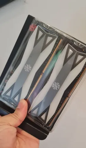 Memória RAM 16GB XPG D60G 3200MHz
