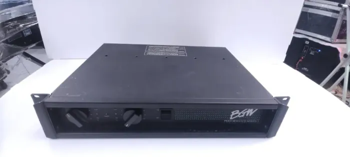 POTÊNCIA MARCA : BGW MODELO : PERFORMANCE SÉRIES 300WTS. 4ohms