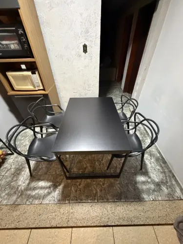Mesa Preta Industrial 120x80 Com 4 Cadeiras Allegra
