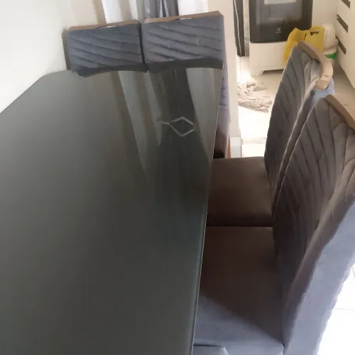 Mesa com 6 cadeiras