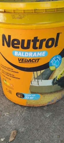 Vendo um balde grande de vedacit neutrol baldrame preço 200 Reais,.