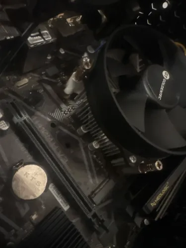Processador Intel I3 10100f + Cooler Goldentec