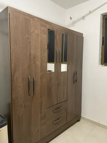Guarda roupa 6 portas marrom