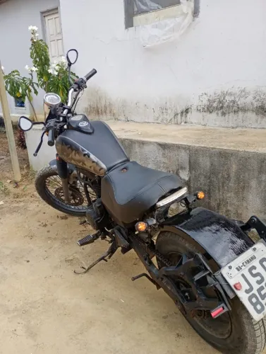 Moto bobber 150cc personalizada 