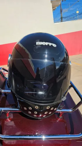 Capacete Bieffe modelo Old Scoll Uno preto intenso. Tamanho 60.<br>390,00