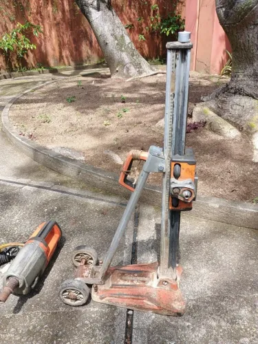 Vendo Maquina furar lage HUSKVARNA DM 340