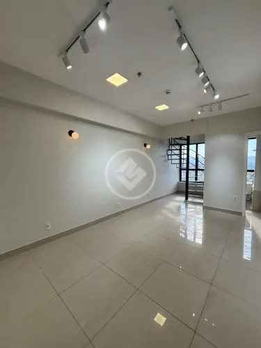 Aluga-se Sala Comercial Com 2 Pavimentos no Ibis Hotel JK codigo: 384366