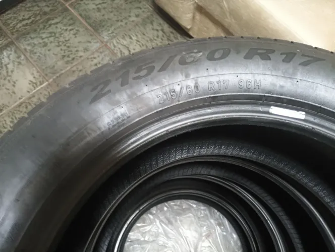4 Pneus usados aro 17x215x60