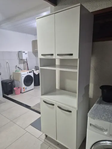 Móvel multi uso para cozinha, área de serviço ou despensa.