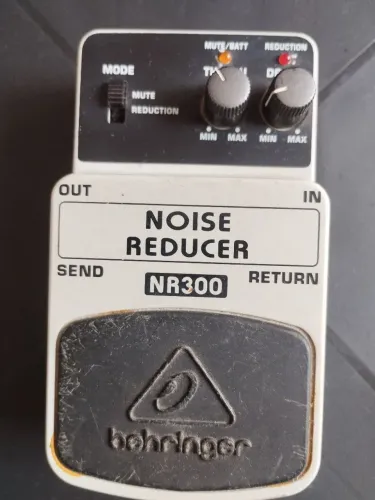 Pedal Redução e Mudo Noise Reducer NR300 Behringer