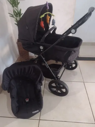 Carrinho moisés+ bebê conforto 