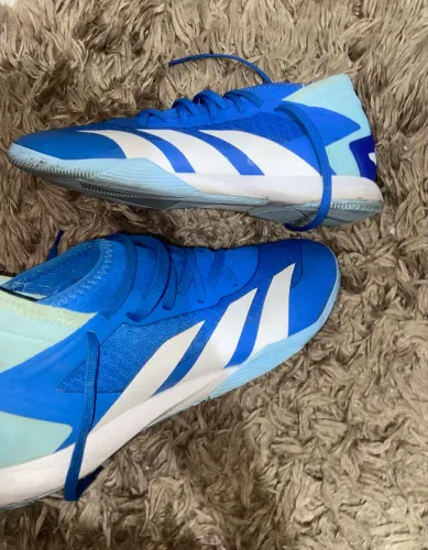 CHUTEIRA FUTSAL ADIDAS PREDATOR (42)