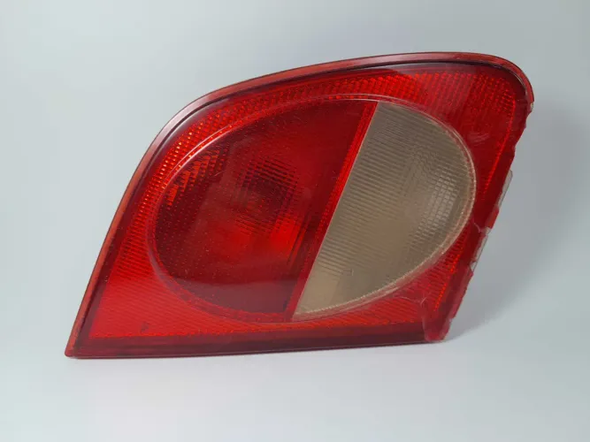 Laterna Esq. Mercedes E240 E320 E420 W210 97/02 Detalhes  Esquerdo Vermelho