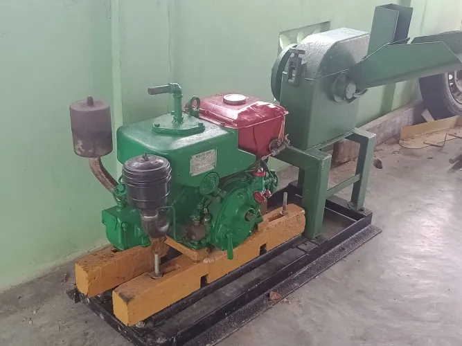 Motor yanmar com forrageira 
