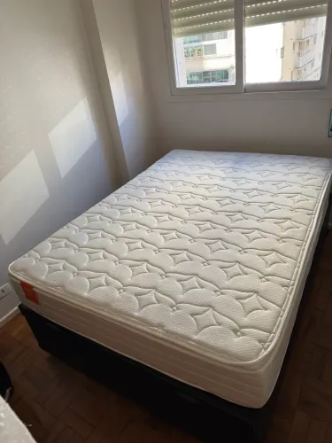 Colchão Casal Molas Ensacadas Real Pillow Top 138x188x27cm Branco Inducol + cama box baú