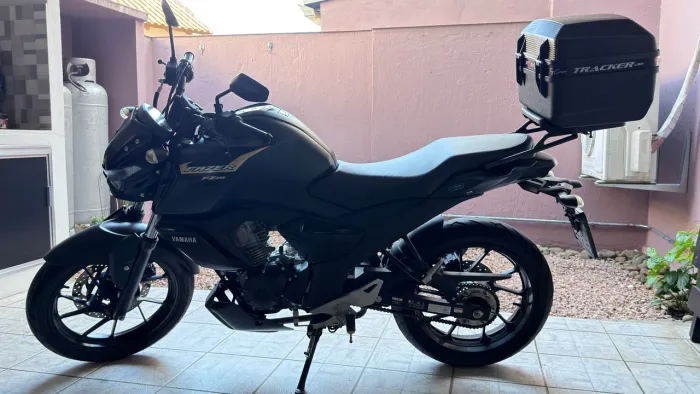 FZ15 DE GARAGEM
