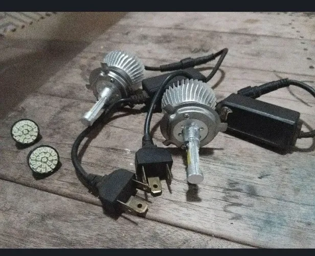 Luz de led H4 super branca,