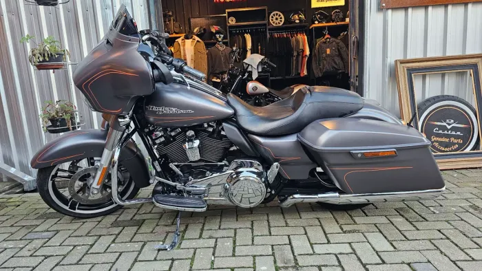 HARLEY-DAVIDSON STREET GLIDE 2017 