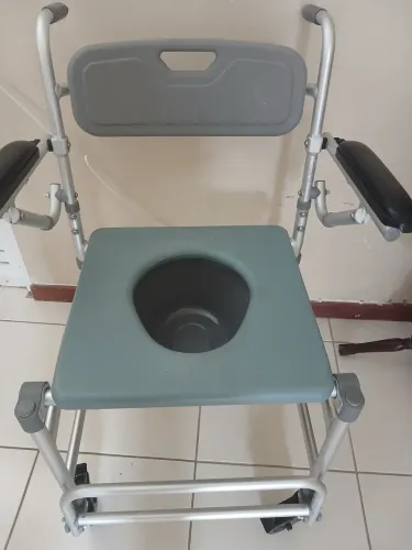 Cadeira banho inox semi nova