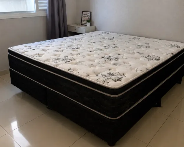 Cama Box Herval Queen + Colchão D60 Premium - Ótimo Estado