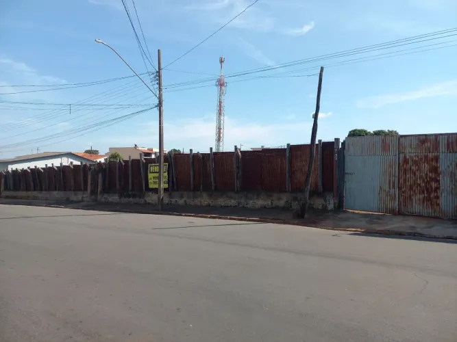 Vendo um lote em Alfenas Mg com uma ampla área de 2700 metros