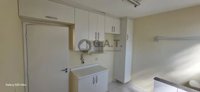 Apartamento para locação na Vila Augusta, Sorocaba-SP: 3 quartos, 1 suíte, 2 salas, 2 banh
