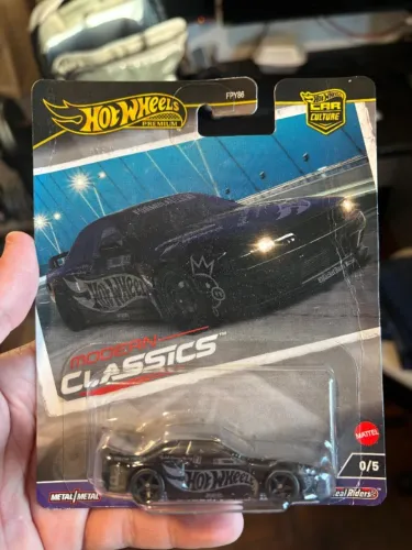 Dupla CHASE Hot Wheels - Bugatti + Skyline R32 PANDEM
