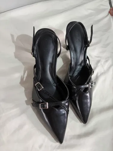 Salto scarpin preto Santinato Renner