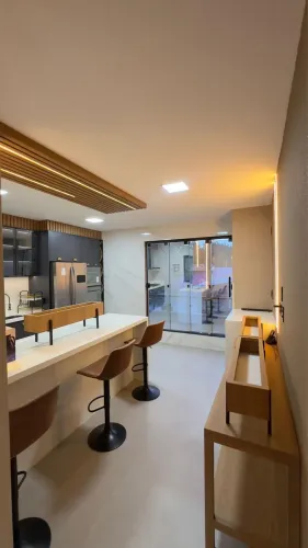 Banqueta Keva - Couro