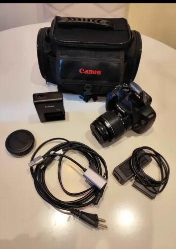 Camera Canon T5 e lente 18-55mm