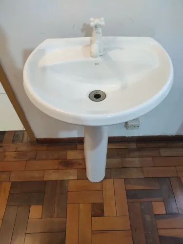 Pia e coluna banheiro