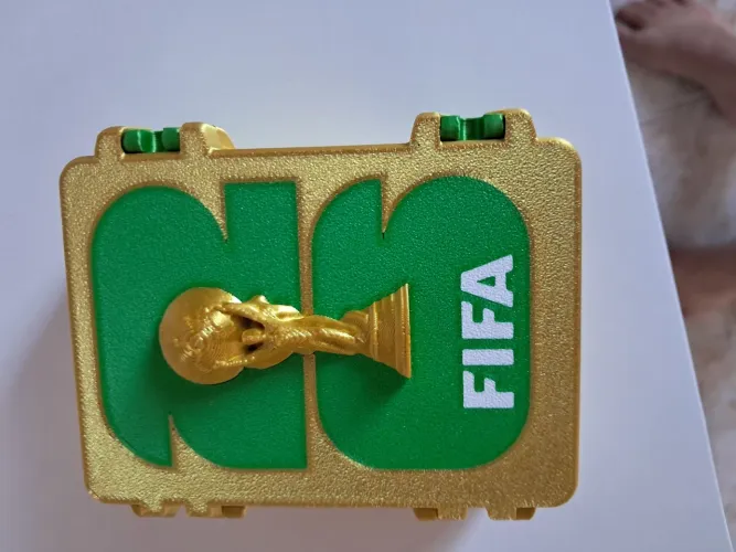 Troco ou vendo figuras da copa.