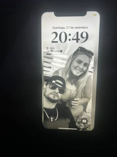 Vendo iPhone XR na cor preta