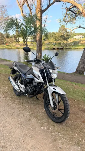 Titan 160 edição 40 anos