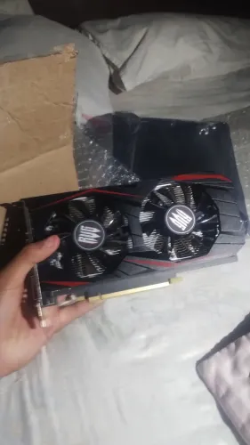 Placa de vídeo GTX 550 ti 4gb Vram (leia a descrição)