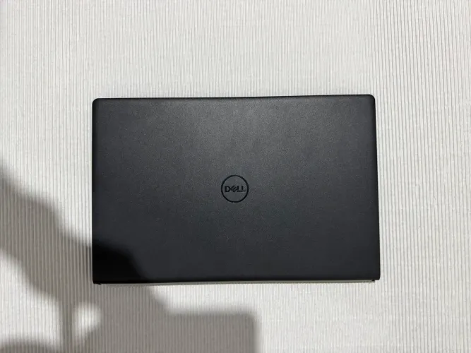Dell Inspiron com i3 pouco usado