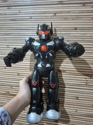 Robô De Brinquedo Battle Robotics BBR Toys - Com Luz E Som
