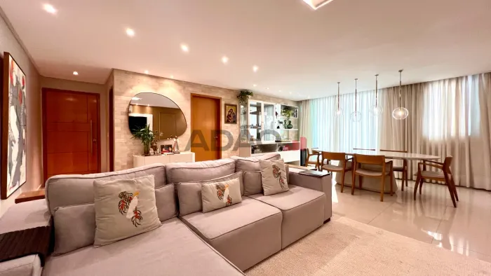 Apartamento para alugar no Edifício Parque Flamboyant 03 suítes ao lado do Parque