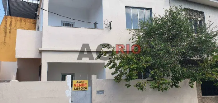 CASA DUPLEX À VENDA COM 4 QUARTOS EM MADUREIRA