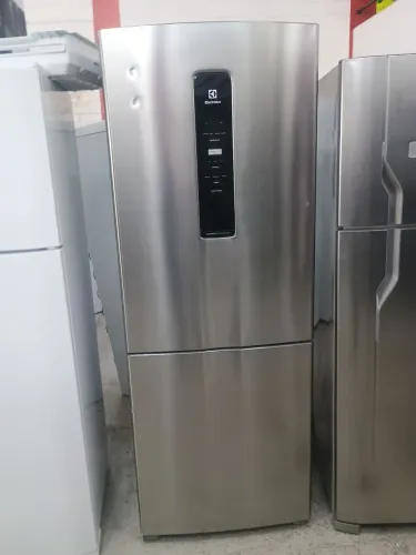 Geladeira dúplex Frost Free inox inverse Eletrolux 490 lts motor inverter