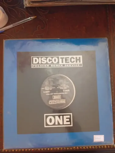 Disco de vinil álbum duplo dance anos 80, inclui New Worder 