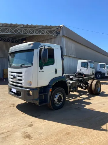 Caminhão VW 17.260 - ano 2021/2022 - 129.655 km rodados
