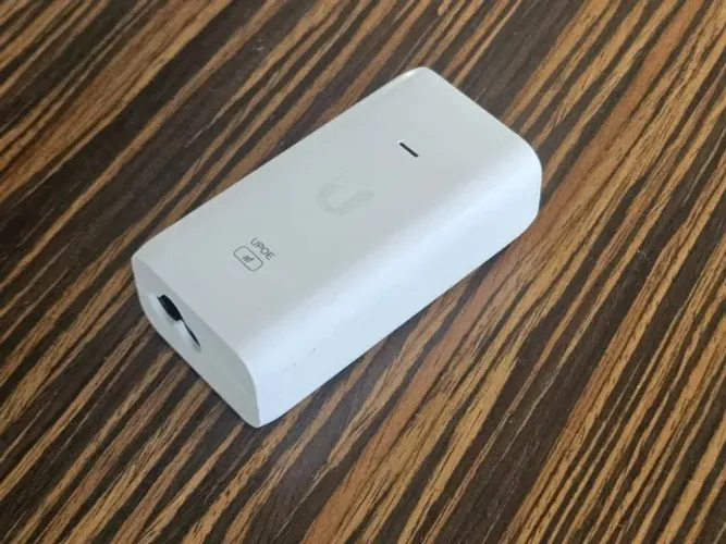 Injetor PoE Ubiquiti UniFi U-POE-AF Gigabit (Semi Novo)