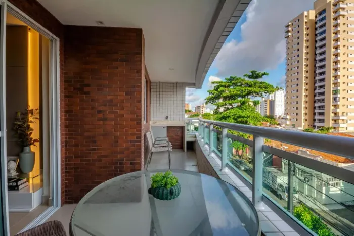 Apto com três dormitórios sendo um suíte na Aldeota - 100m²