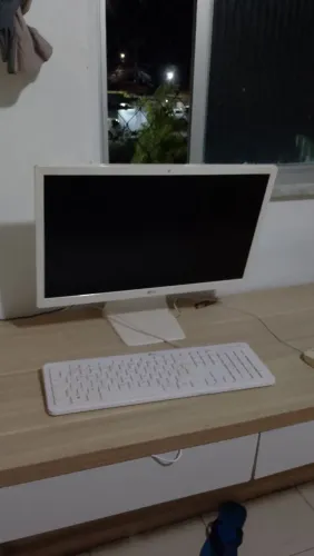Computador ALL IN ONE - LG para estudos e trabalho.