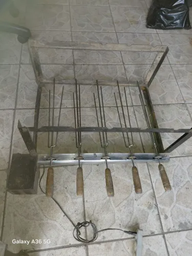 Gira Grill 5 espetos Bivolt